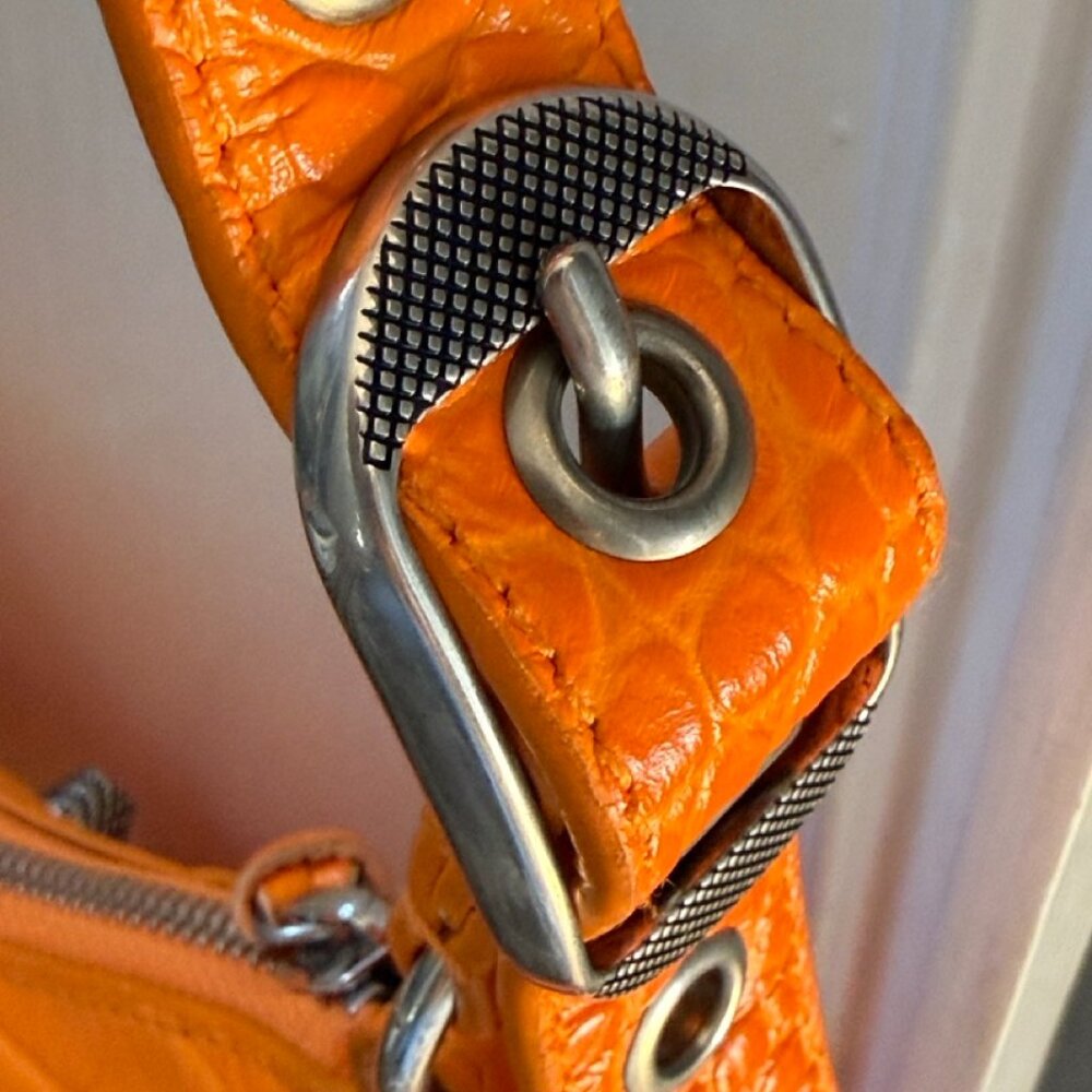 BALENCIAGA Le Cagole xs Orange Croc 2-way city giant hardware pop moto - Picture 9 of 11